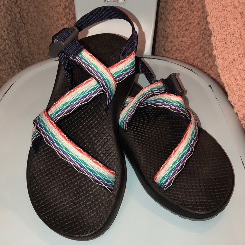 LIKE NEW Chaco / Z Classic Unaweep Rainbow sandal